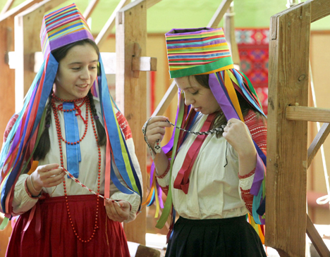 Neglyubka textile traditions added to Belarus list of historical and cultural heritage