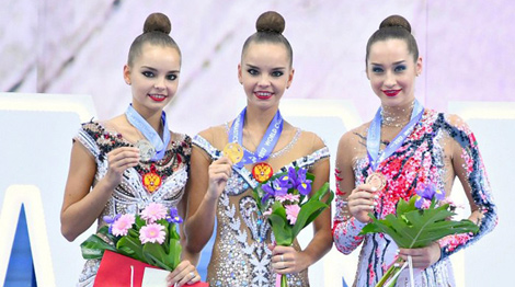 Ekaterina Galkina (right). Photos of RGYMRUSSIA