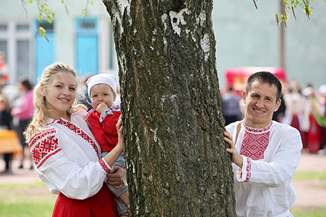 Belarus-initiated photo exhibition celebrating family opens in Geneva