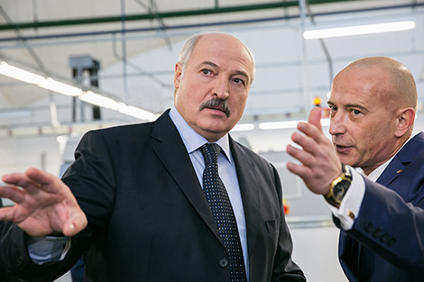 Belarus president to have suits made of Kamvol fabric