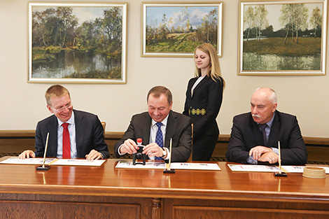 Belarus, Latvia mark anniversary of diplomatic relations with stamp dedication ceremony