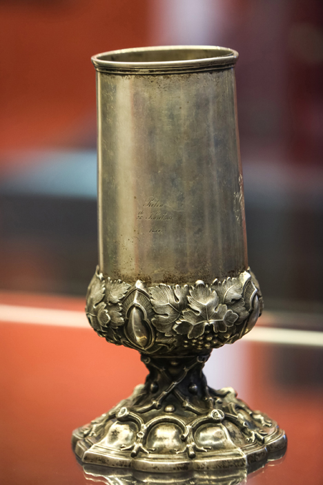 Wedding goblet of Oginski family handed over to Belarus’ History Museum