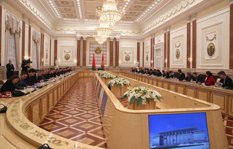 Lukashenko: Belarus will not choose between East and West