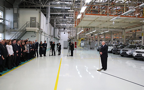 Belarusian car maker BelGee promised big government contracts