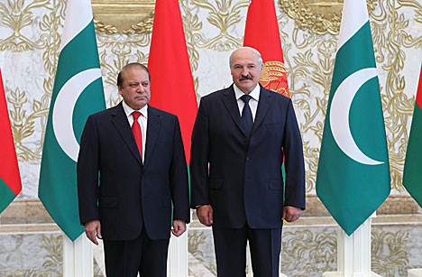 Belarus president in favor of peaceful economic development
