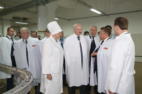 Belarus President promises no price increases after redenomination