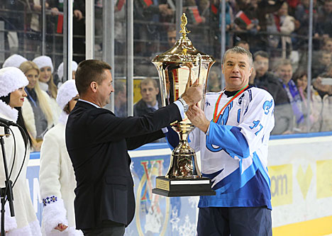 Medvedev with the winners' cup