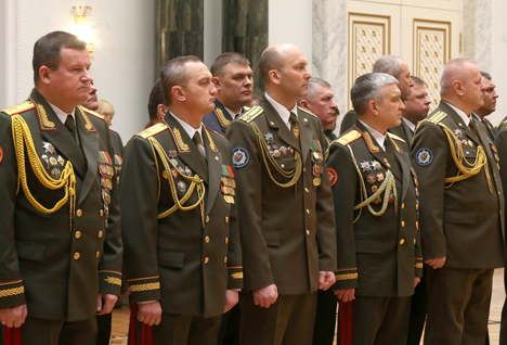 Alexander Lukashenko presented general’s shoulder boards to Vasily Gedko