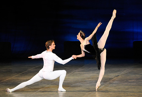 Балет "Лебединое озеро" на сцене Большого театра Беларуси