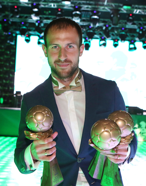 Игорь Стасевич признан лучшим футболистом Беларуси 2015 года