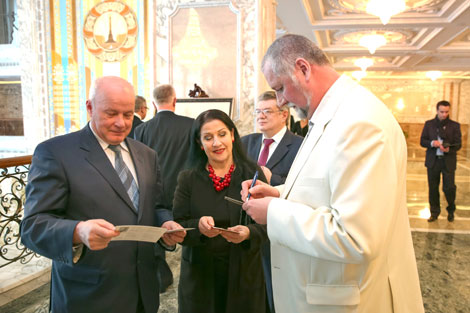 Художник Валерий Шкарубо