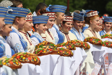 Дети на 37 языках объявили об открытии фестиваля национальных культур в Гродно
