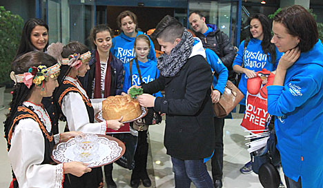 Белорусскую делегацию детского "Евровидения-2015" встретили в Софии хлебом-солью