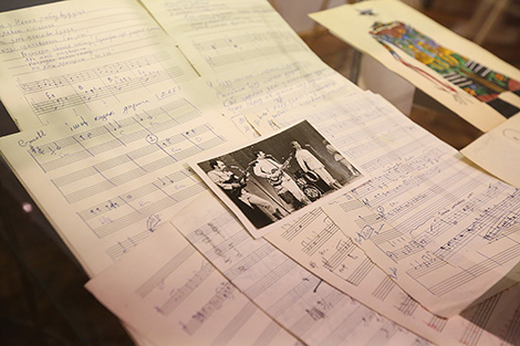 Выставка эскизов костюмов для артистов знаменитого ансамбля "Песняры"