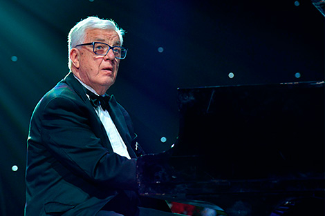 Фотовыставка "Звуки музыки Раймонда Паулса"