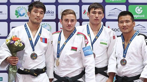 Дмитрий Миньков (второй слева). Фото сайта любителей дзюдо в Беларуси