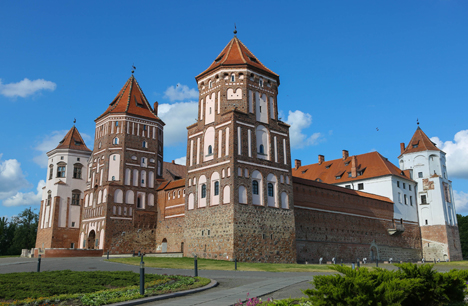 Платья от кутюр для звезд Каннского фестиваля будут демонстрироваться в Мирском замке с 17 июня