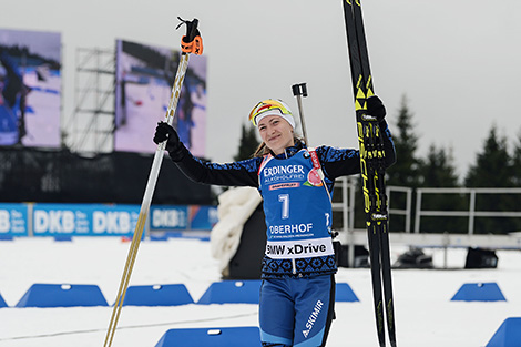 Дарья Домрачева финишировала шестой в гонке преследования на этапе КМ в Оберхофе