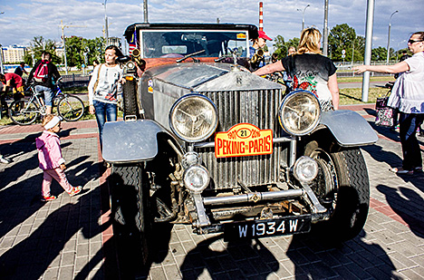 Участники авторалли Пекин-Париж успешно пересекли белорусско-польскую границу Участники авторалли Пекин-Париж успешно пересекли белорусско-польскую границу