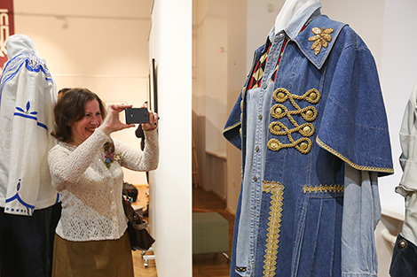 Выставка эскизов костюмов для артистов знаменитого ансамбля "Песняры"