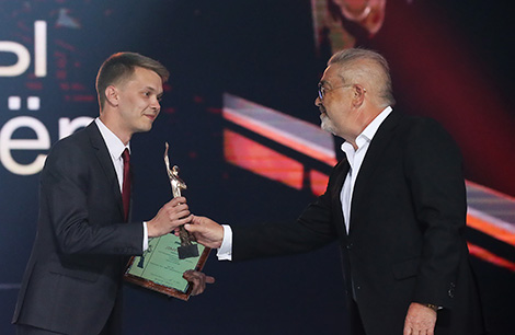 Лучший репортер по итогам 2016 года, по мнению жюри, работает в "Контурах" - Игорь Тур (ОНТ)