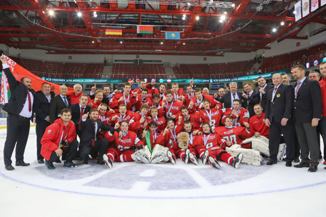 Юниорская сборная Беларуси (U-18) по хоккею выиграла у Германии и вышла в элитный дивизион ЧМ