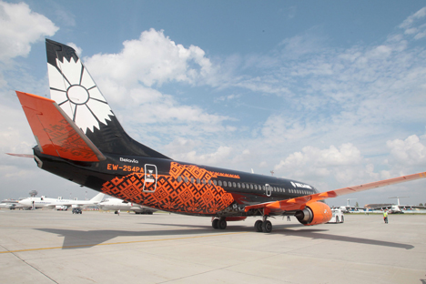 Первый самолет "Белавиа" в фирменных цветах World of Tanks приземлился в Национальном аэропорту "Минск"