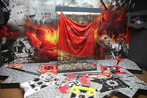 Знамя Победы выставили в Государственном музее военной истории Беларуси Знамя Победы выставили в Государственном музее военной истории Беларуси