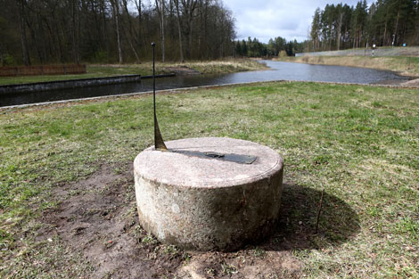 На Августовском канале заработали 200-летние солнечные часы На Августовском канале заработали 200-летние солнечные часы