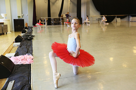 Белорусская 8-летняя балерина Вера Шпаковская стала пятой среди лучших юных танцовщиц мира
