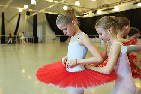 Белорусская 8-летняя балерина Вера Шпаковская стала пятой среди лучших юных танцовщиц мира