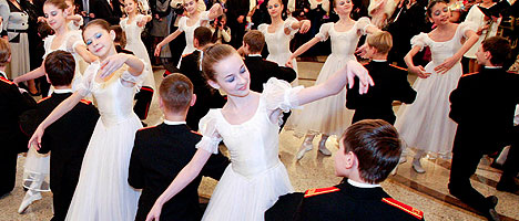 Children’s Christmas Ball in Mir Castle