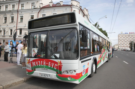 Музей-бус "Цветы Великой Победы" в каждом регионе будет пополняться новыми экспонатами