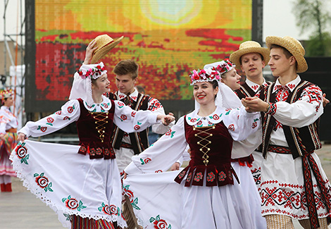 Заслуженный любительский коллектив Республики Беларусь ансамбль народного танца "Чабарок"