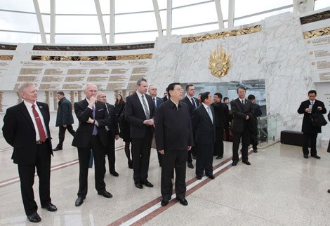 Китайские парламентарии ознакомились с экспозицией музея Великой Отечественной войны