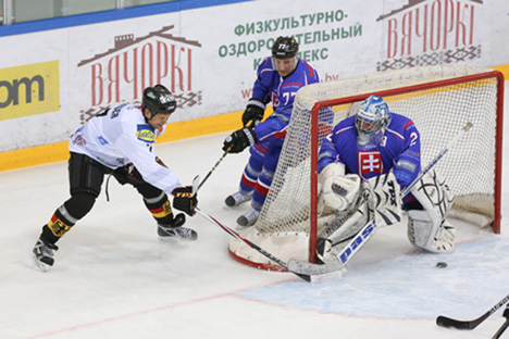Сборная Словакии одержала вторую победу на XIII Рождественском турнире и лидирует в группе В