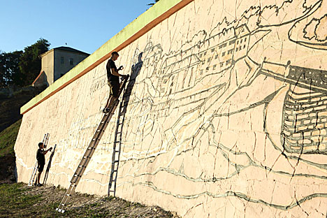 Молодые энтузиасты создают 40-метровую панораму Гродно на подпорной стене у Замковой горы