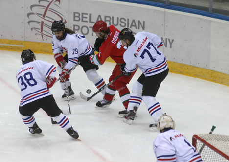 Белорусские хоккеисты одержали вторую победу на XII Рождественском турнире в Минске