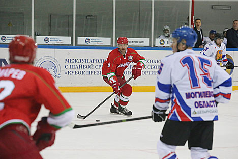 Команда Президента победила хоккеистов Могилевской области на IX любительском турнире