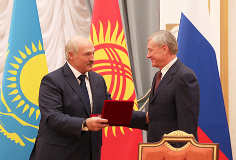 Лукашенко вручил Бордюже почетный знак ОДКБ