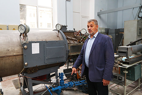 Директор Института тепло- и массообмена НАН Беларуси, доктор физико-математических наук, академик НАН Беларуси Олег Пенязьков рассказывает о холловском ускорителе