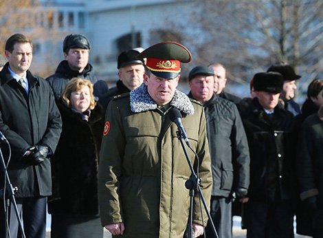 Выступает министр обороны Андрей Равков