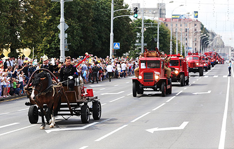 Парад спасателей и техники МЧС в Минске