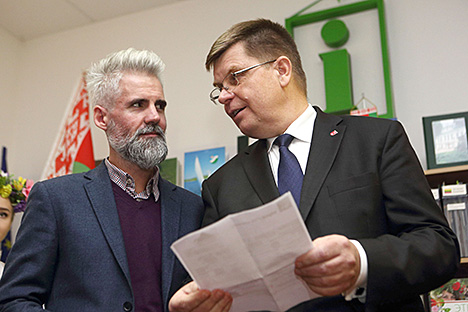 Председатель туристической палаты Подляского воеводства Михал Подбельский и маршалок Подляского воеводства Ежи Лещинский