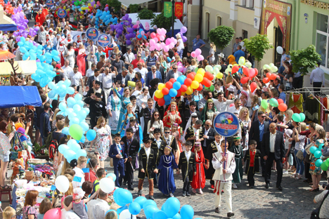 Более 120 тыс. человек посетили первый день фестиваля национальных культур в Гродно