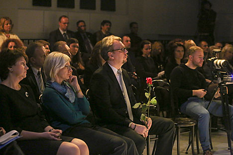 Представители госструктур приняли участие в документальной пьесе "Семь" о правах женщин