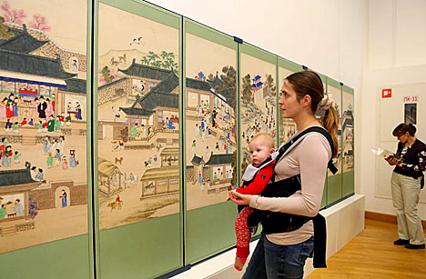 Более 200 произведений представлено на выставке "Жизнь Кореи"