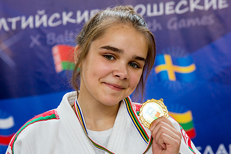 Яна Макрецкая (Беларусь) награждена золотой медалью по дзюдо в весовой категории 48 кг