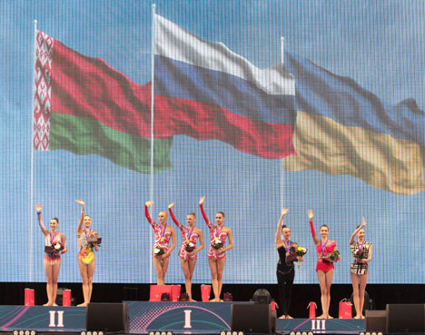 Сборная России победила в командных соревнованиях на ЧЕ-2015 по художественной гимнастике, белорусские грации завоевали серебро
