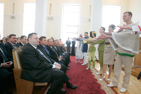 Символический ключ молодежной столицы вручен мэру Барановичей